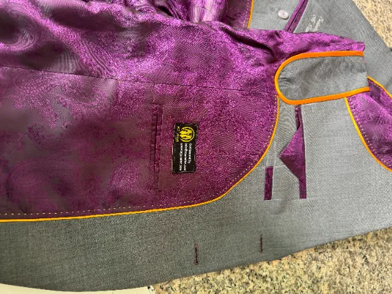 Ace Tailor Maßanzüge für Herren Die Nummer Eins in Pattaya, Thailand