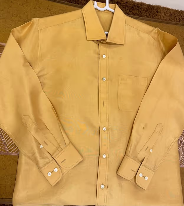 Even Stitches: High-quality shirts have consistent, even stitching throughout. Look for stitches per inch; a count of around 10-12 stitches per inch is typically good.