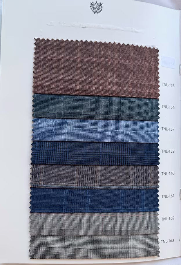 Microfiber Polyester: Lightweight, soft, and highly wrinkle-resistant. It’s great for warmer climates or casual office settings.