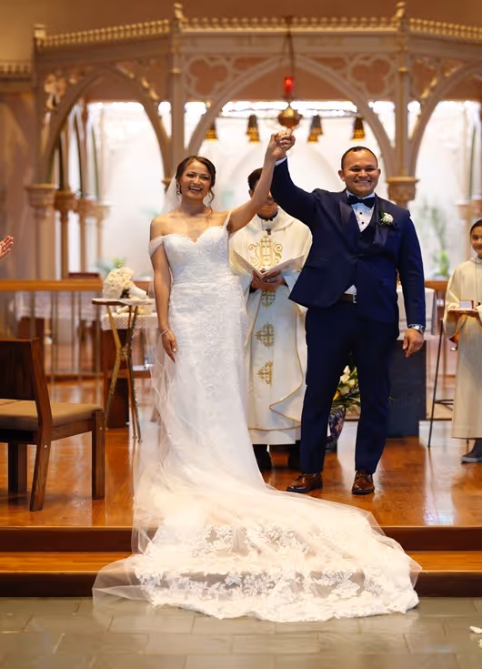 Light and pastel suits are perfect for outdoor and seaside weddings. They make you look elegant, stylish, and season-appropriate.